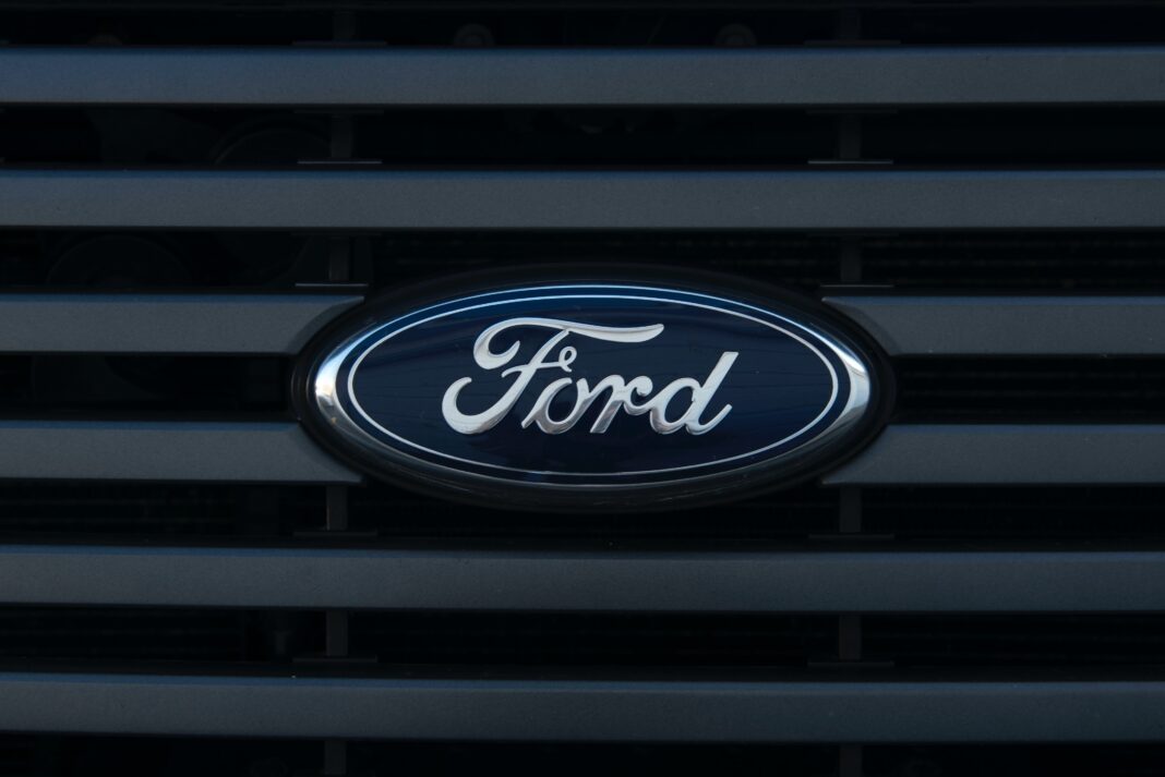Ford chce během čtyř let navýšit výrobu elektrických aut, což se odrazí na jeho ziskovosti